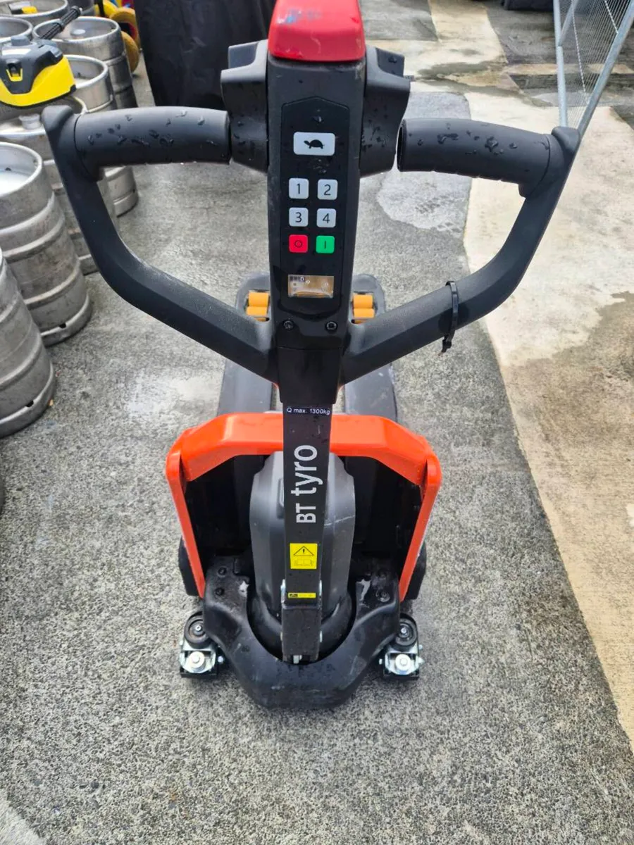 Electric Forklift - Image 1