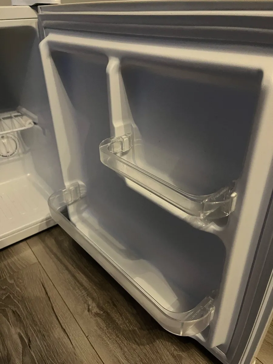 Over counter fridge - Image 3