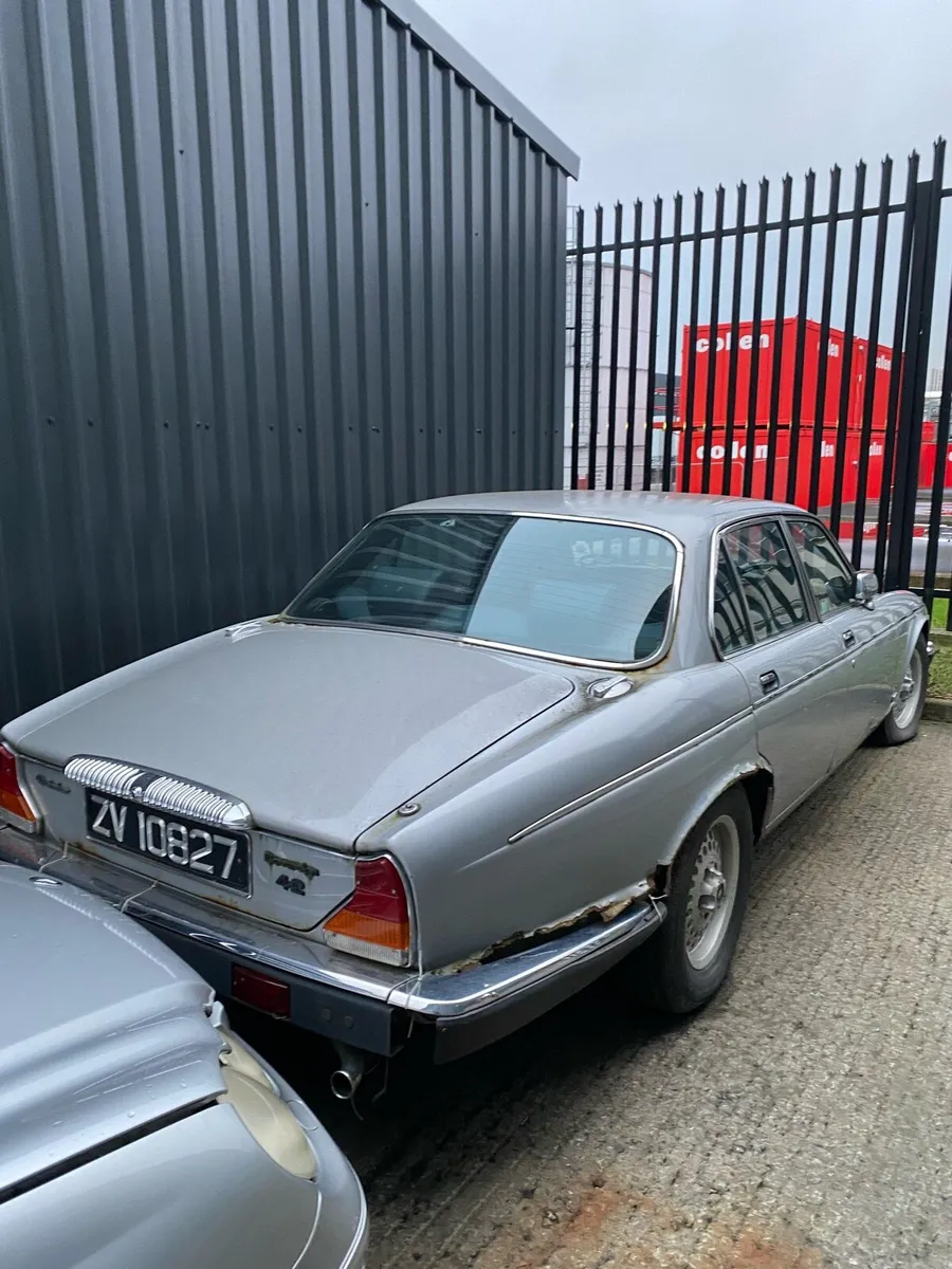 Daimler Sorvereign 4.0 1984 - Image 1