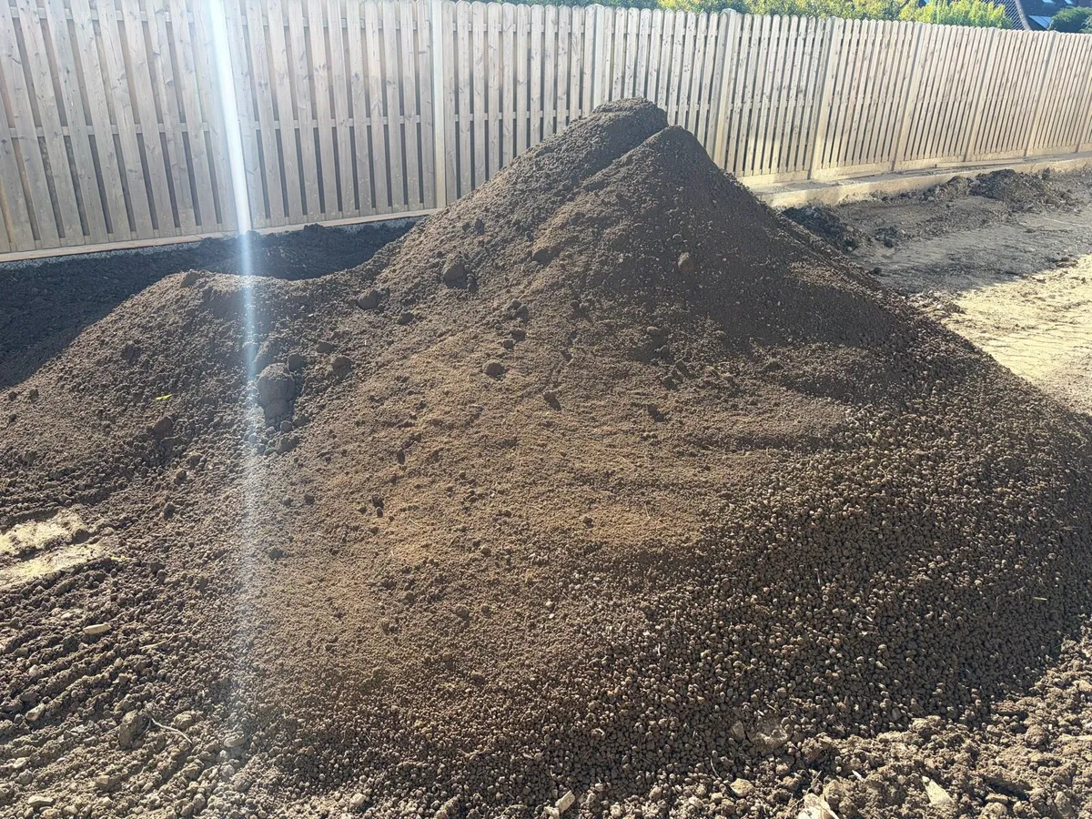 Topsoil screened - Image 1