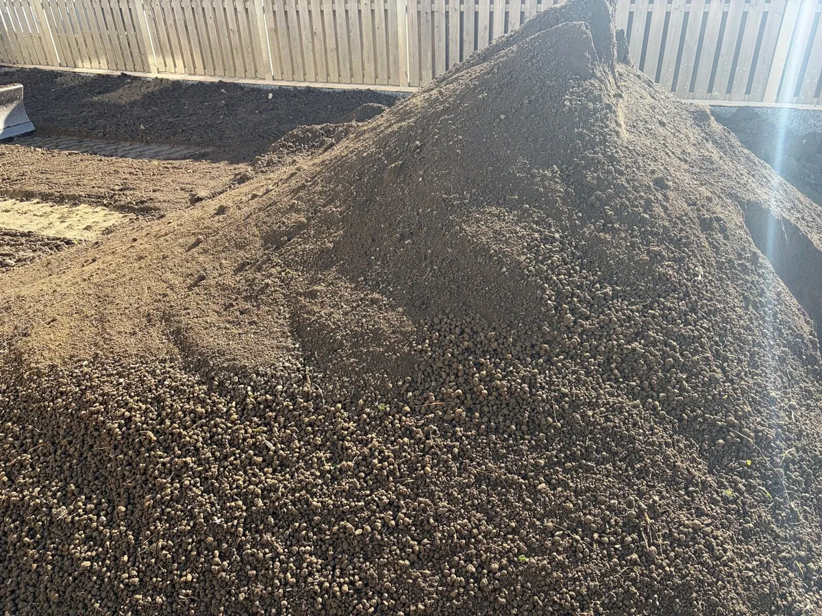 Topsoil screened - Image 2