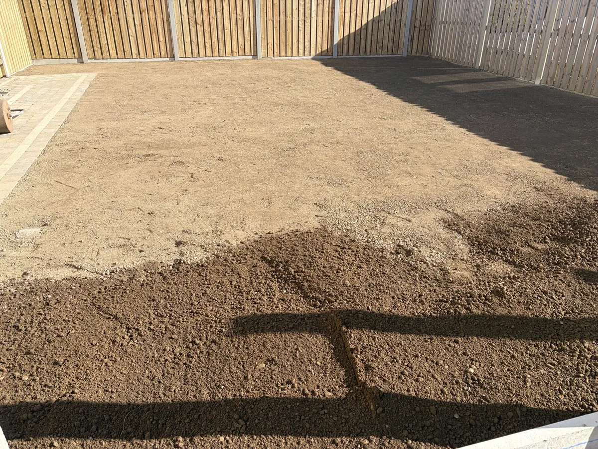 Topsoil screened - Image 4