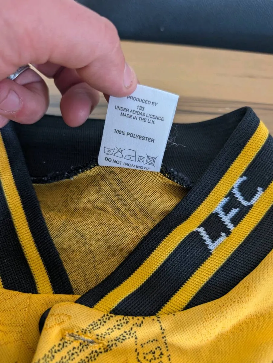 Original authentic 1994 Liverpool jersey - Image 4