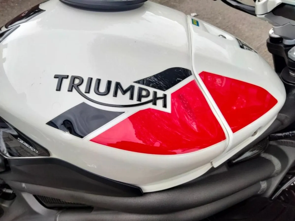 2019 triumph speed triple 1050rs - Image 4