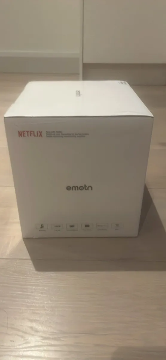 Emotn Netflix enabled projector - Image 4