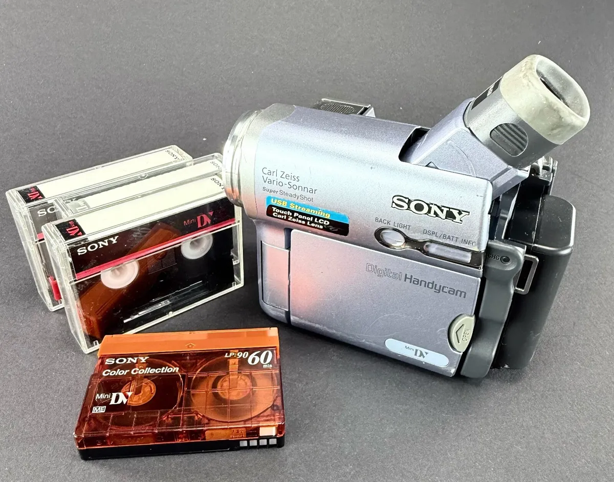 Sony DCR-TRV14E Nightshot Premium Mini DV tape cam - Image 4