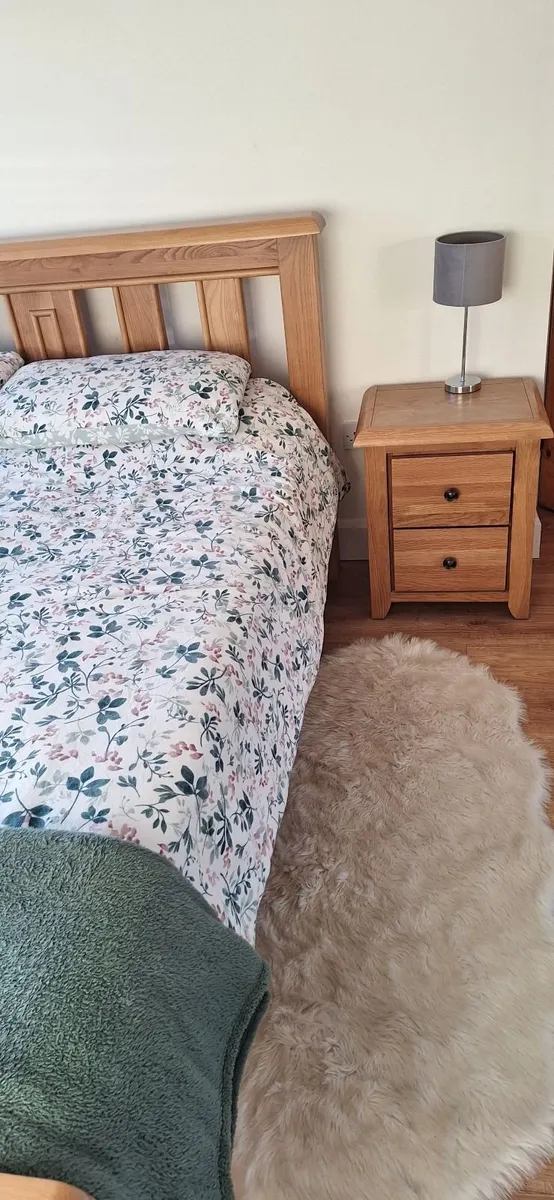 Bedroom set - Image 1