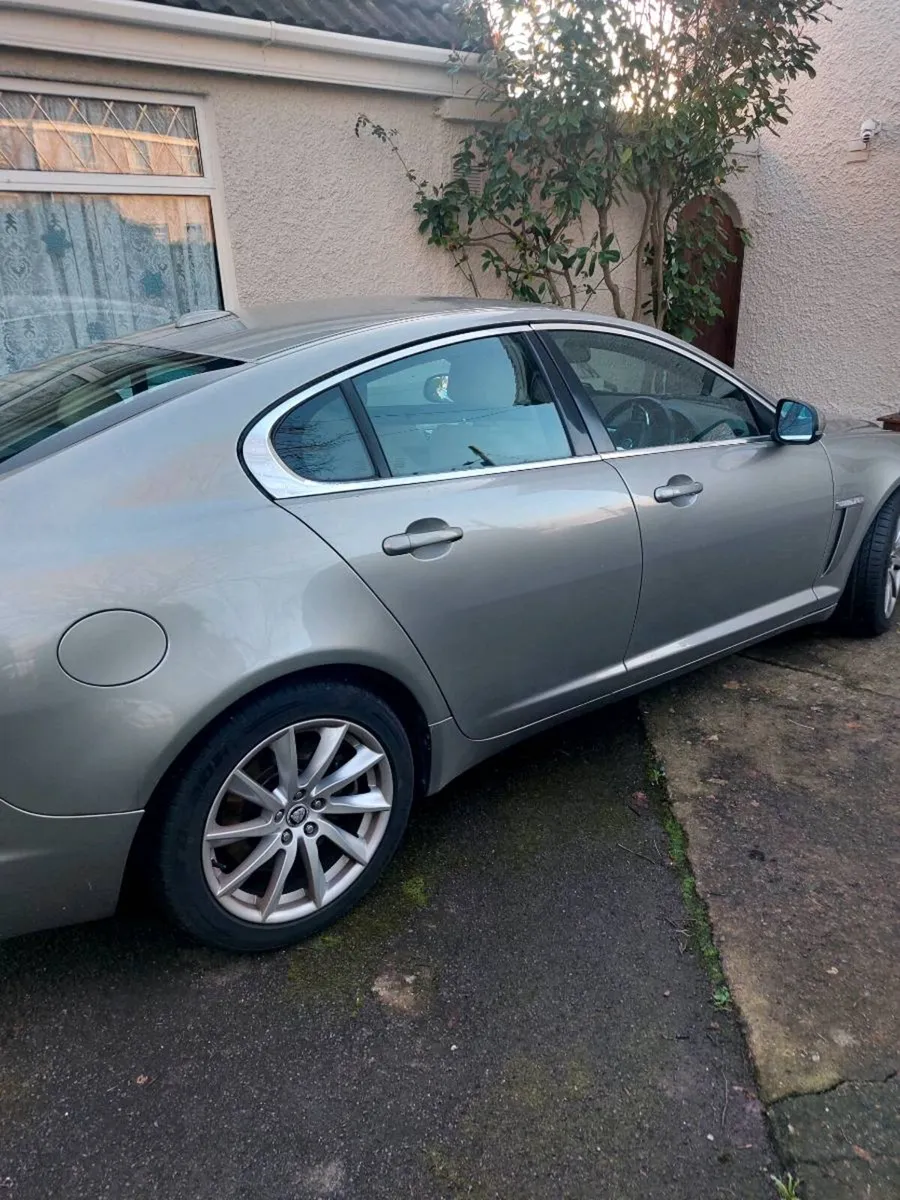 Jaguar xf 2012 2.2 - Image 2