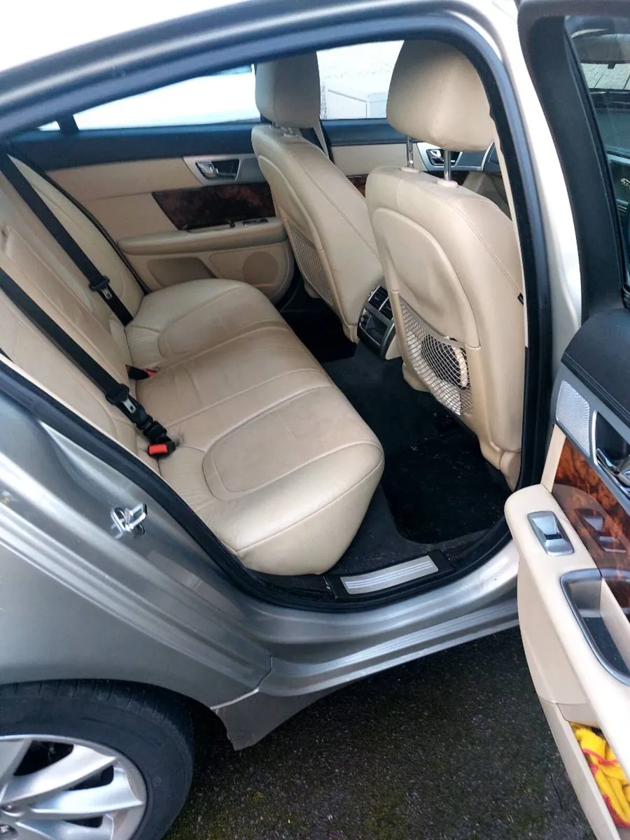 Jaguar xf 2012 2.2 - Image 4