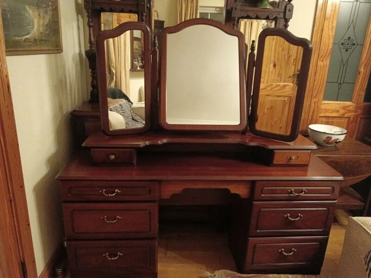 Dressing Table - Image 3