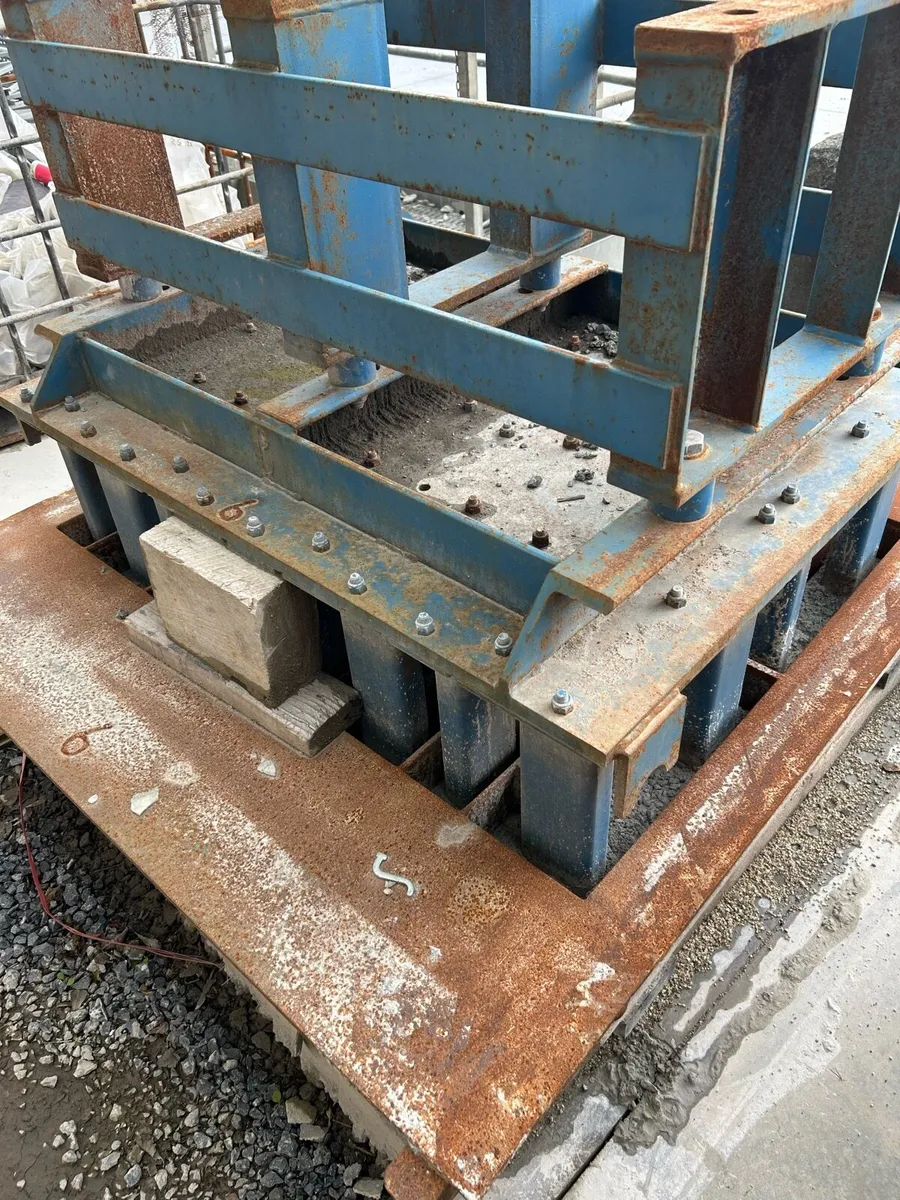 Concrete Block Moulds - Image 3