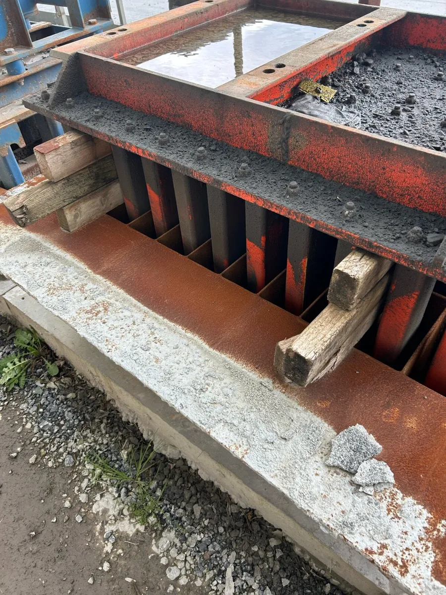 Concrete Block Moulds - Image 4