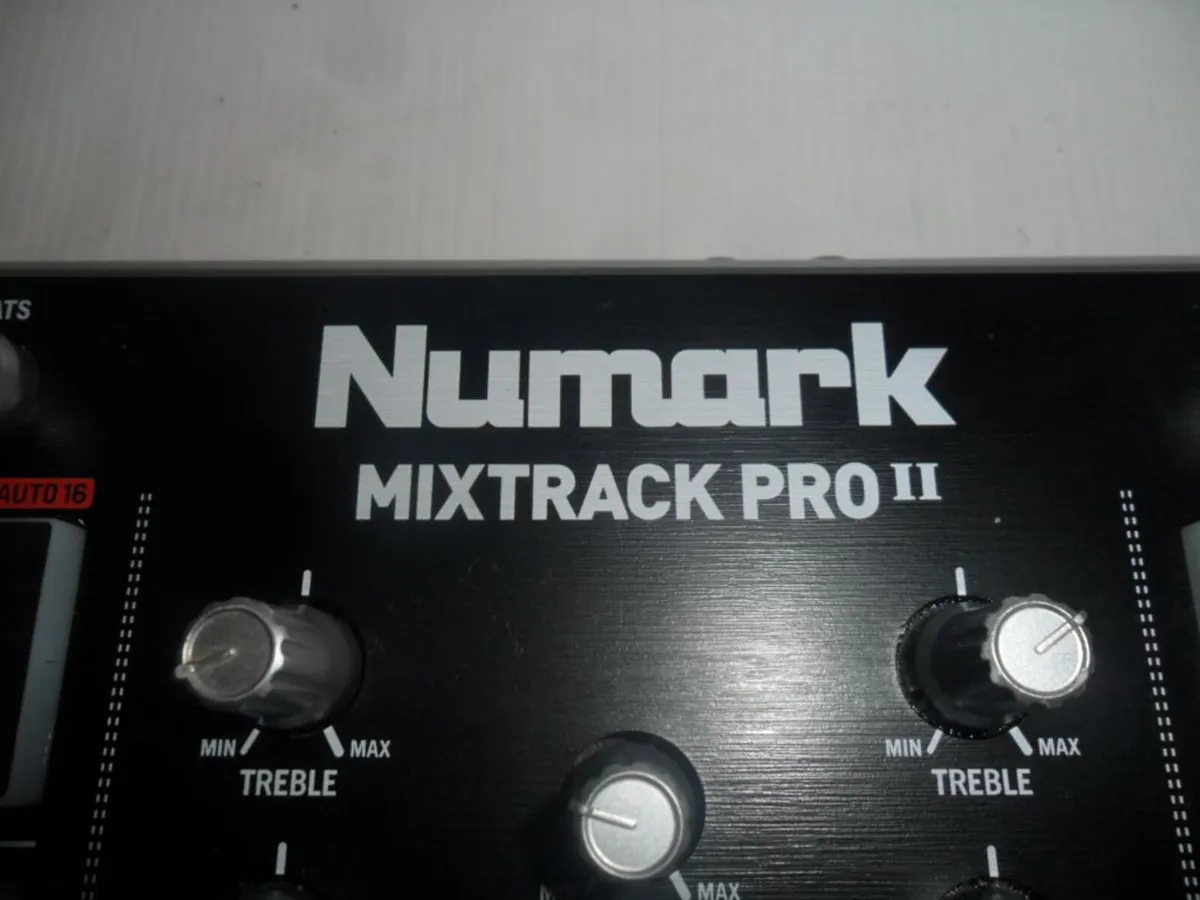 Numark mix track pro 2 mixer - Image 4
