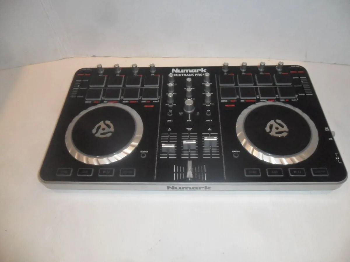 Numark mix track pro 2 mixer - Image 1