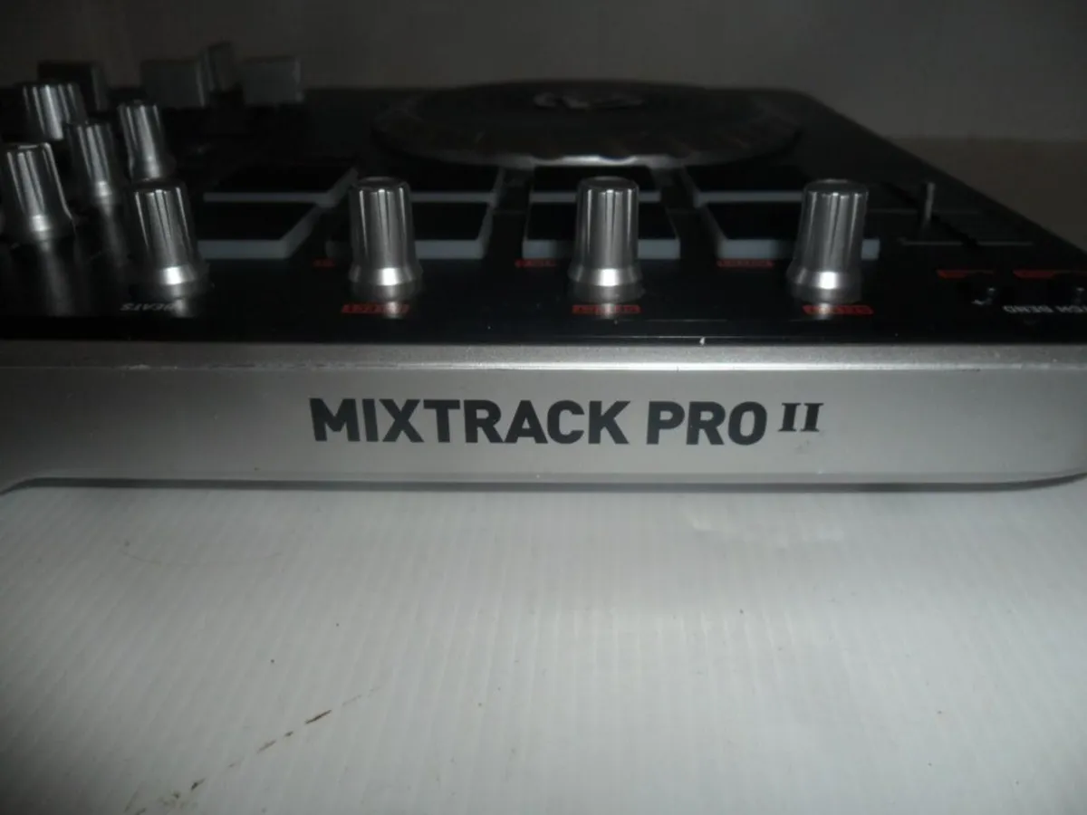 Numark mix track pro 2 mixer - Image 3