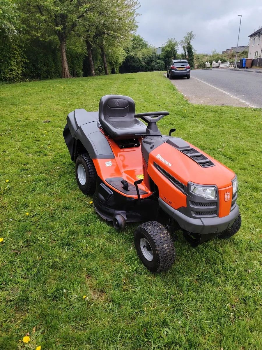 Husqvarna tc138 ride on lawnmower - Image 1