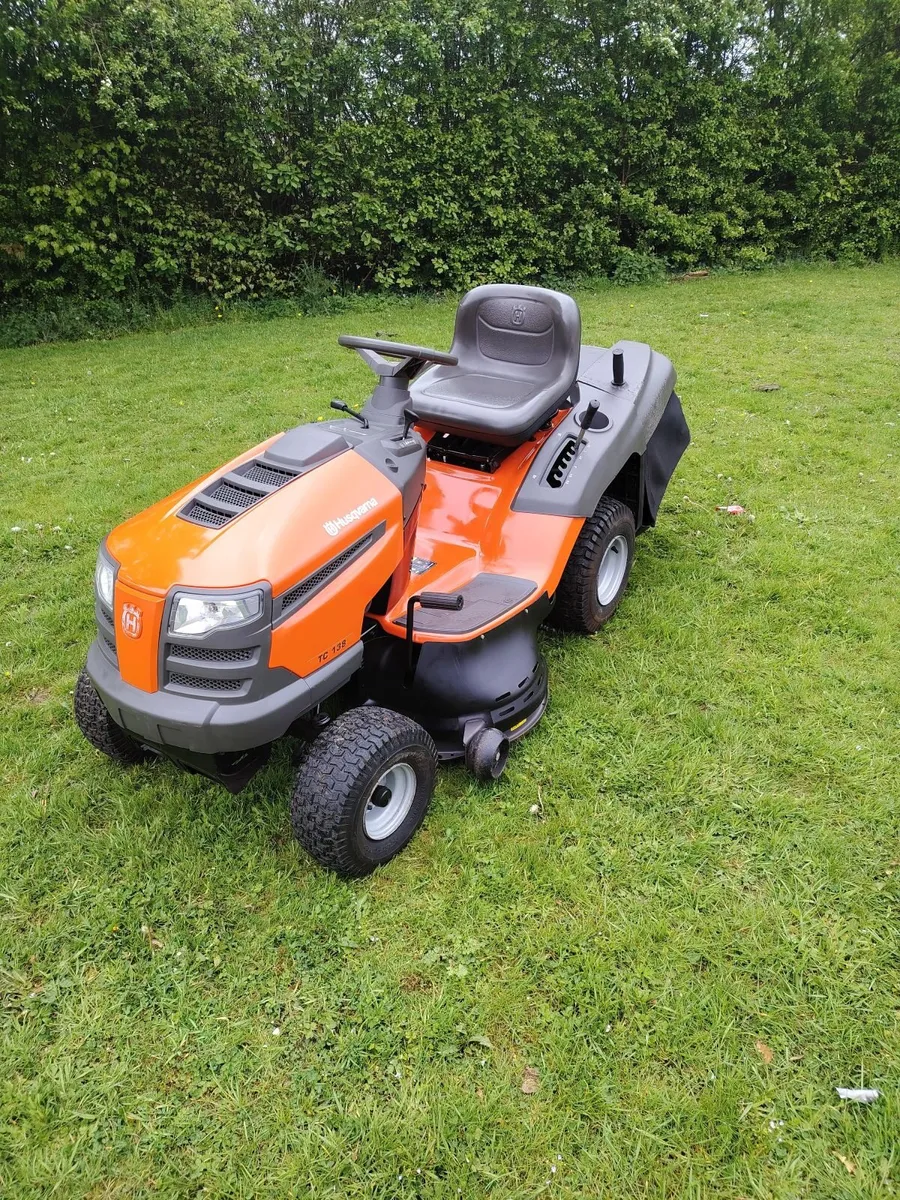 Husqvarna tc138 ride on lawnmower - Image 3