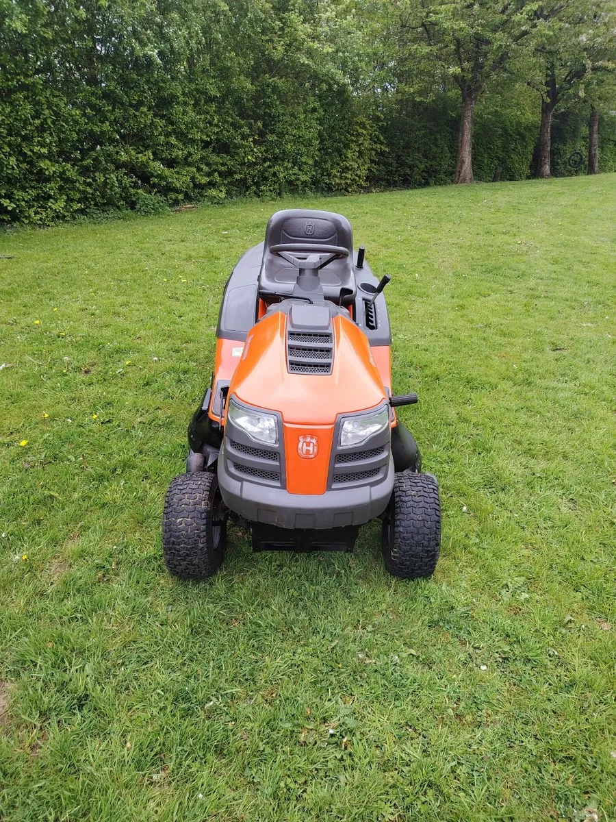 Husqvarna tc138 ride on lawnmower - Image 4