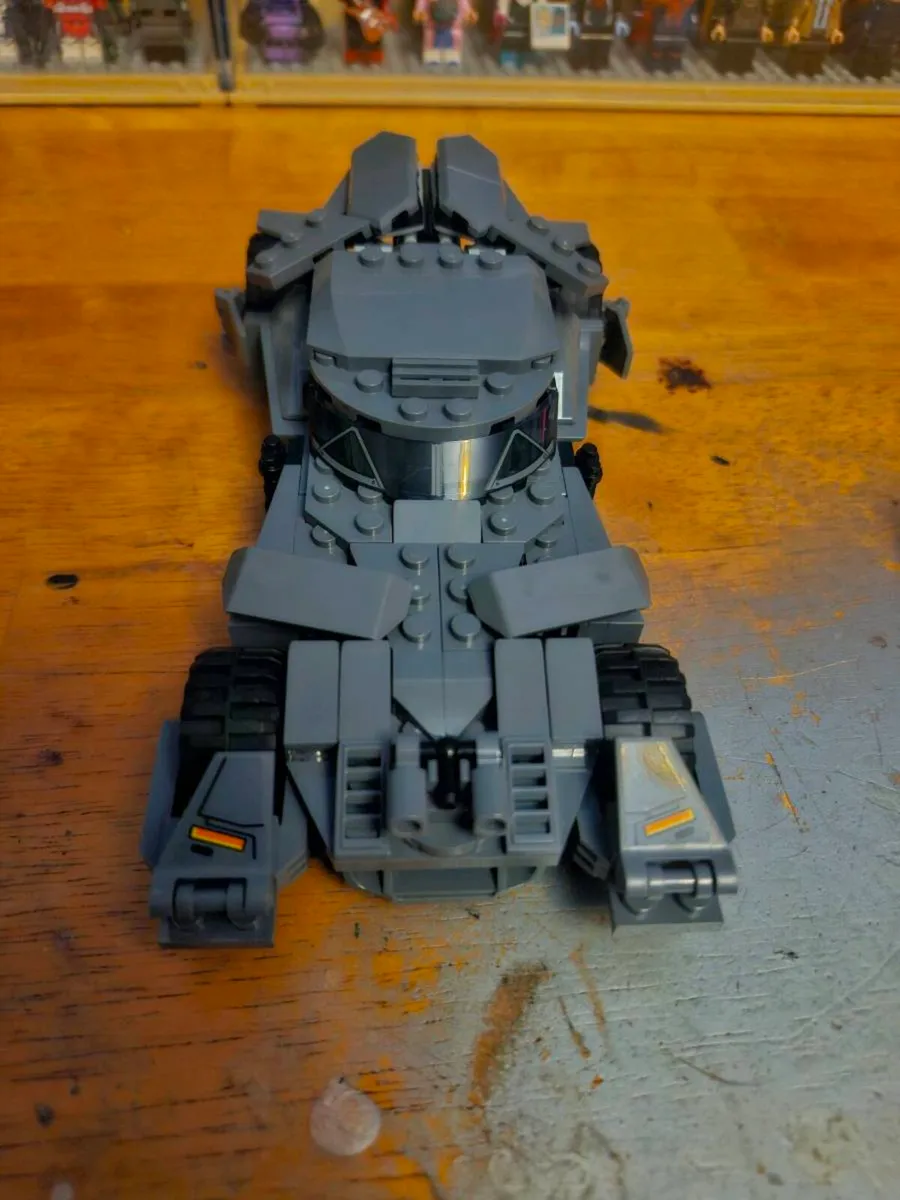 Lego Batmobile 76331 - Image 2