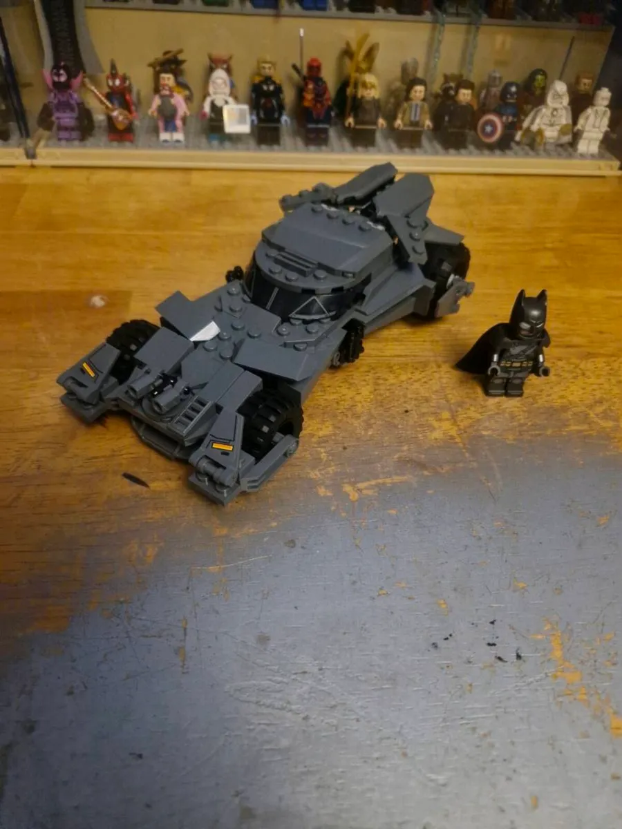 Lego Batmobile 76331 - Image 3