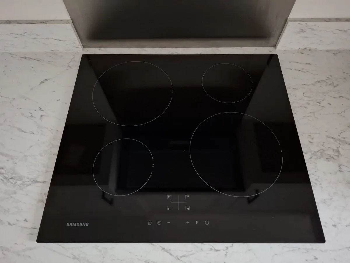 SAMSUNG series 3. 59 cm Electric Induction Hob bla - Image 4