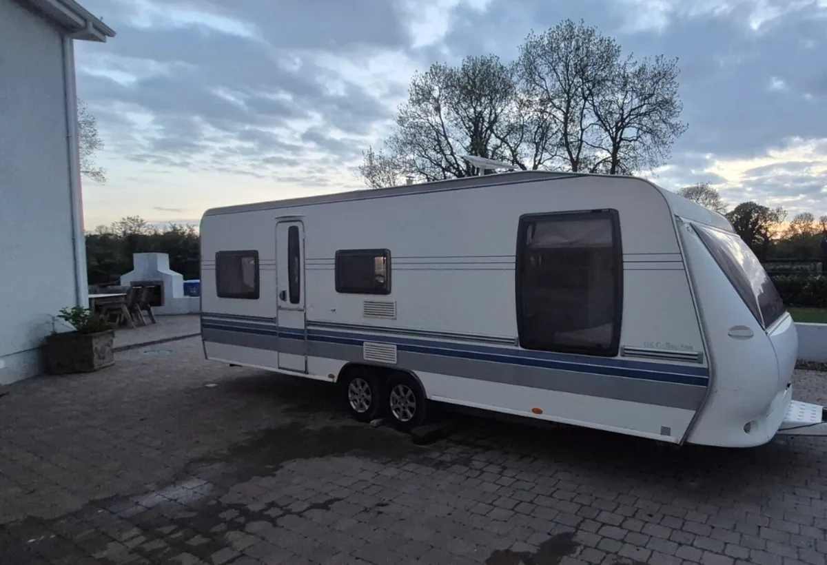 6 berth caravan - Image 1