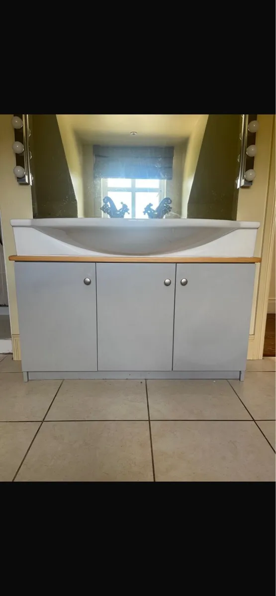 Sink - Image 1