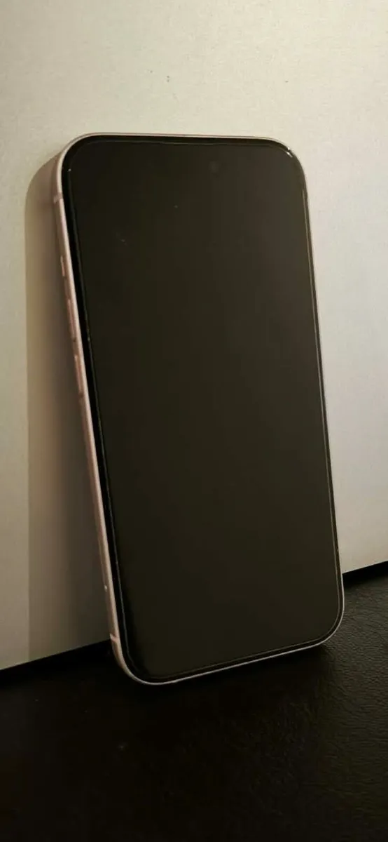 📱 iPhone 15 (128GB) – Excellent Condition + Box - Image 3