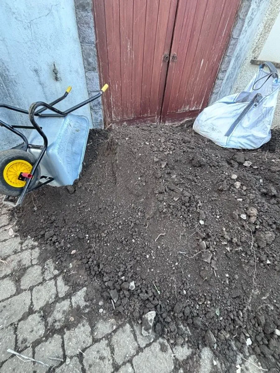 FREE topsoil for collection only - Image 3