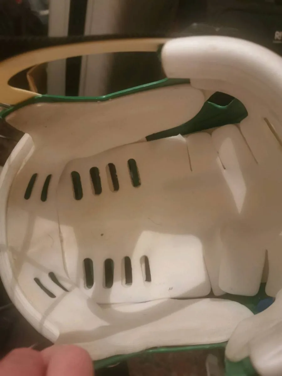 Hurling helmet - Image 4