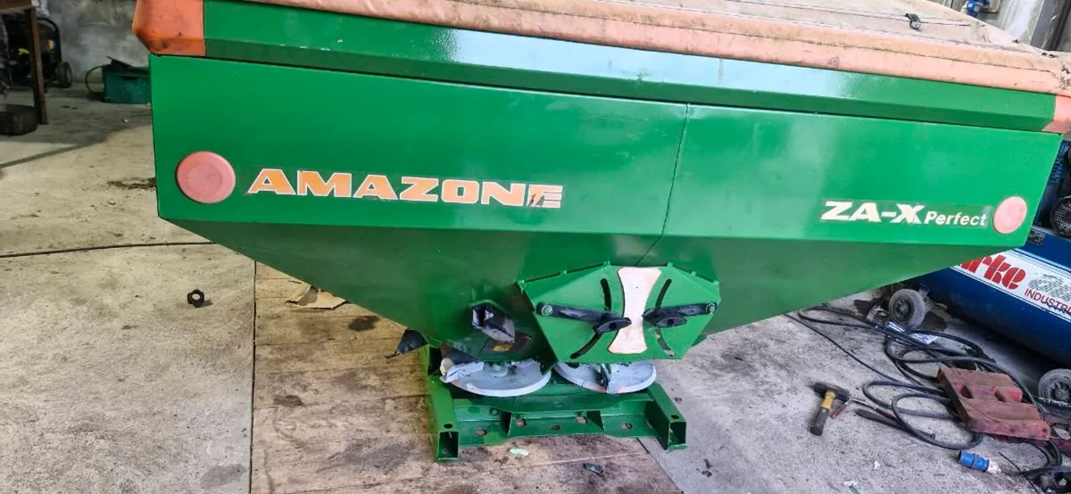 2 fertiliser spreader - Image 2