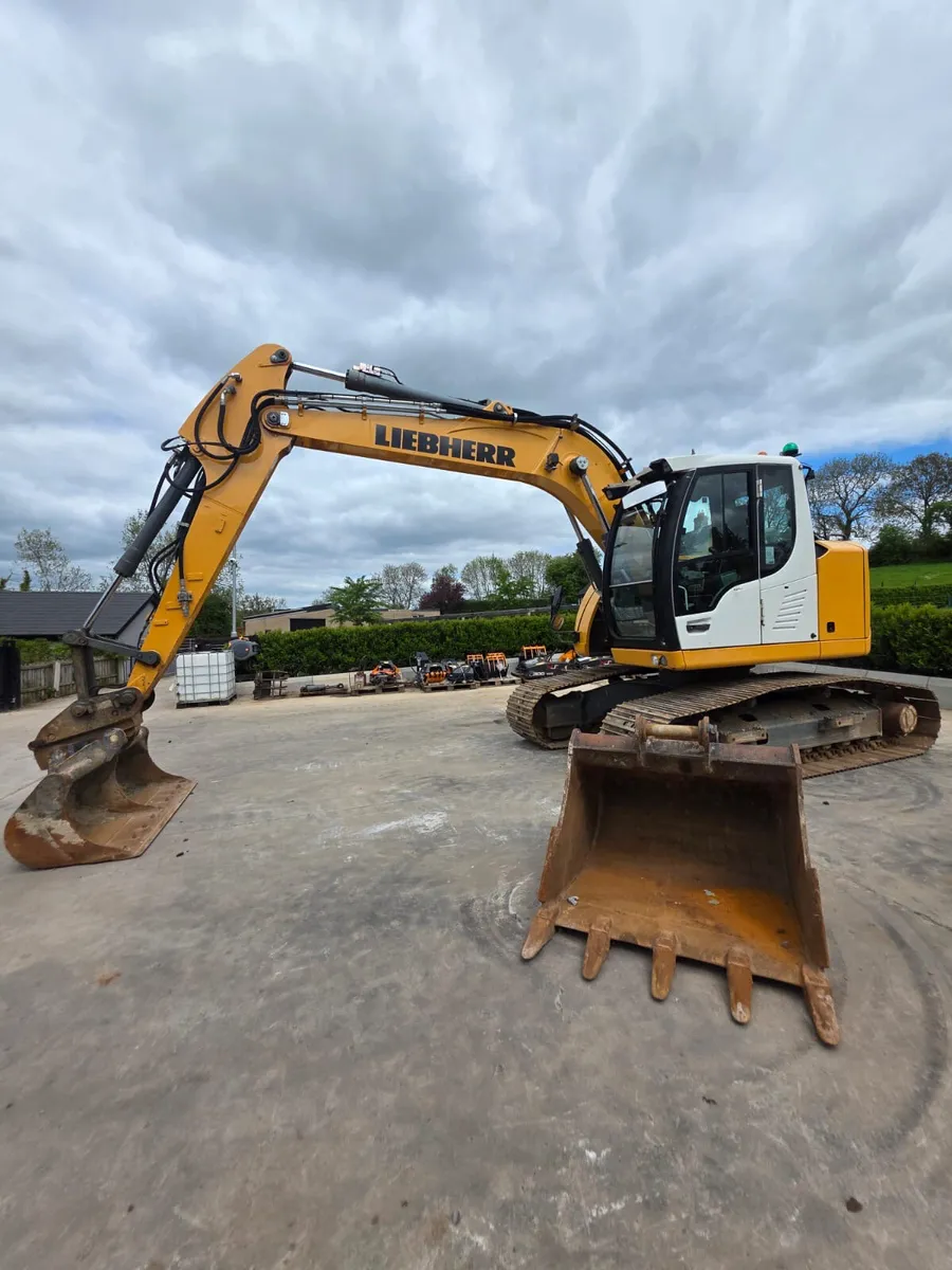 2016 LIEBHERR R914 COMPACT - Image 1