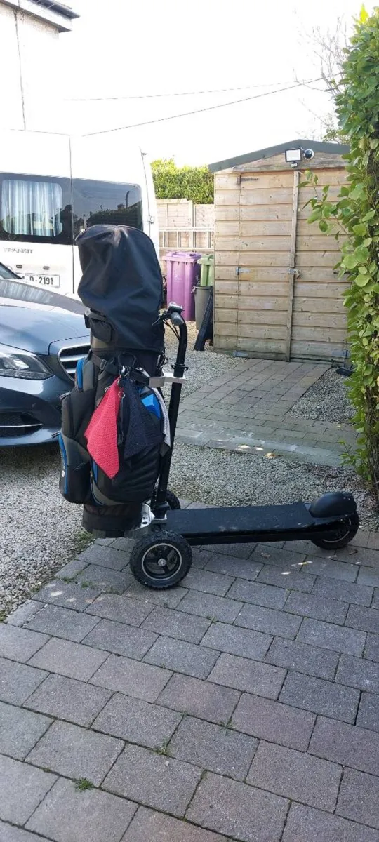 Electric golf scooter - Image 1