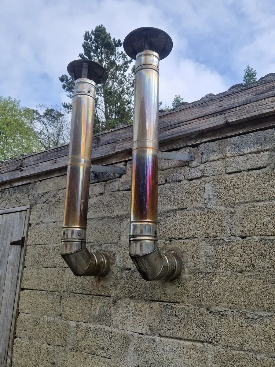2 Flue pipes fior oil burners. - Image 1