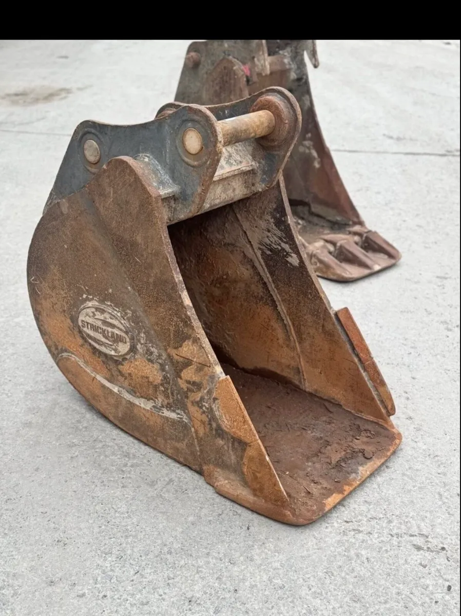 24” Strickland Bucket 65mm Pins - Image 1