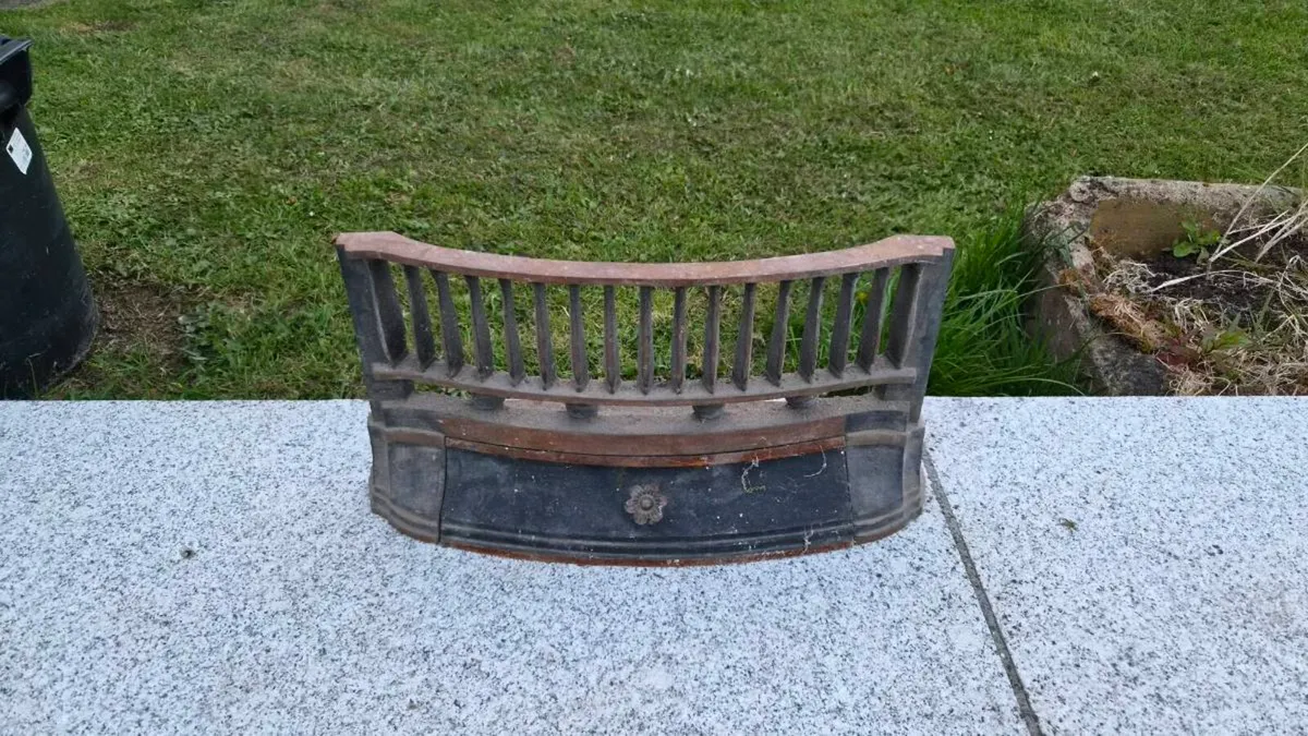 Fire front for fire grate - Image 1