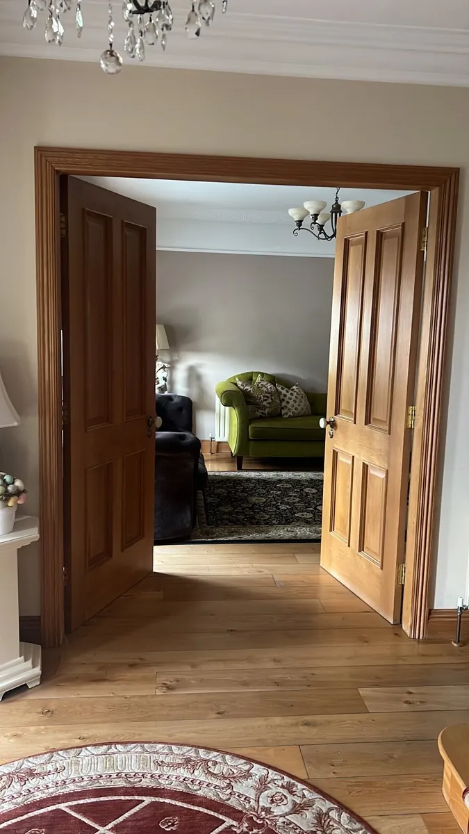 15 oak doors including handles and hinges - Image 1
