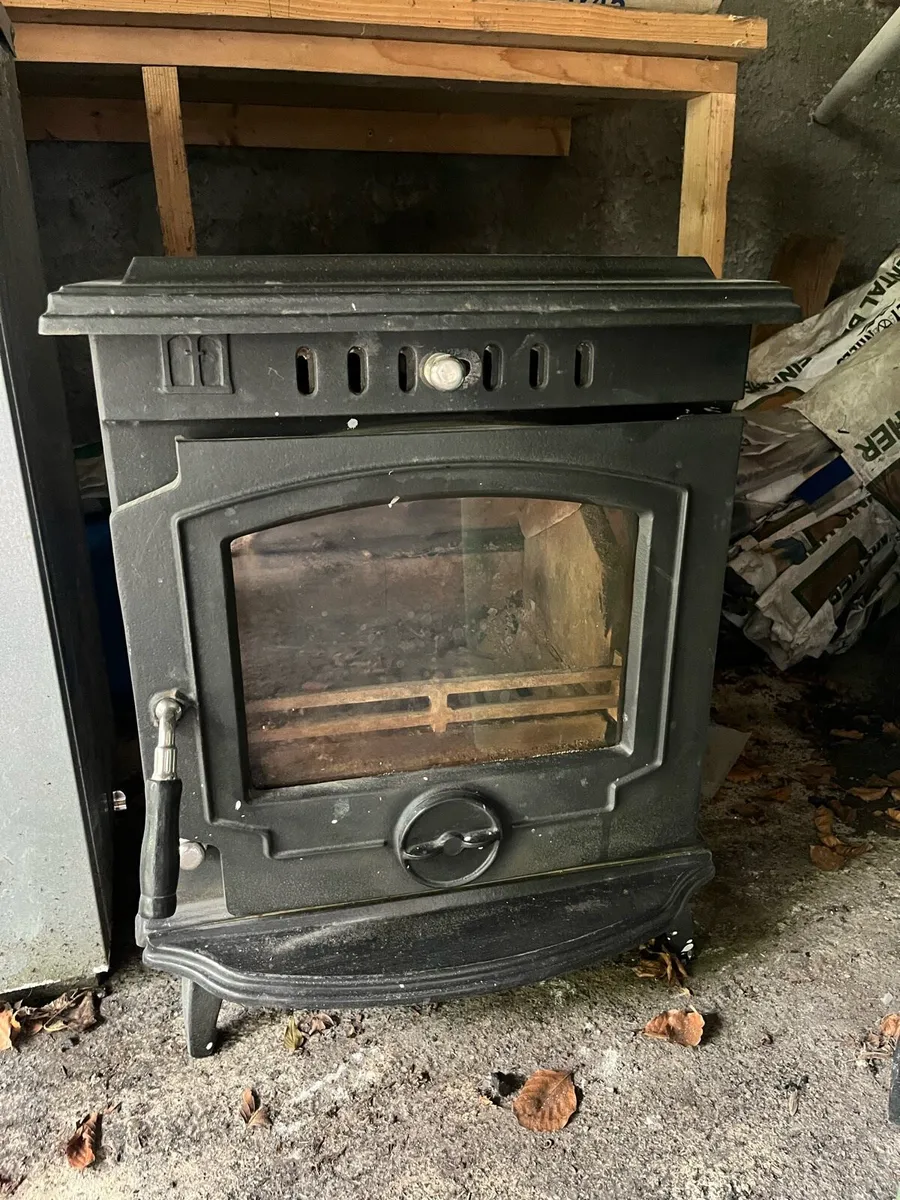Solid fuel stove - Image 1