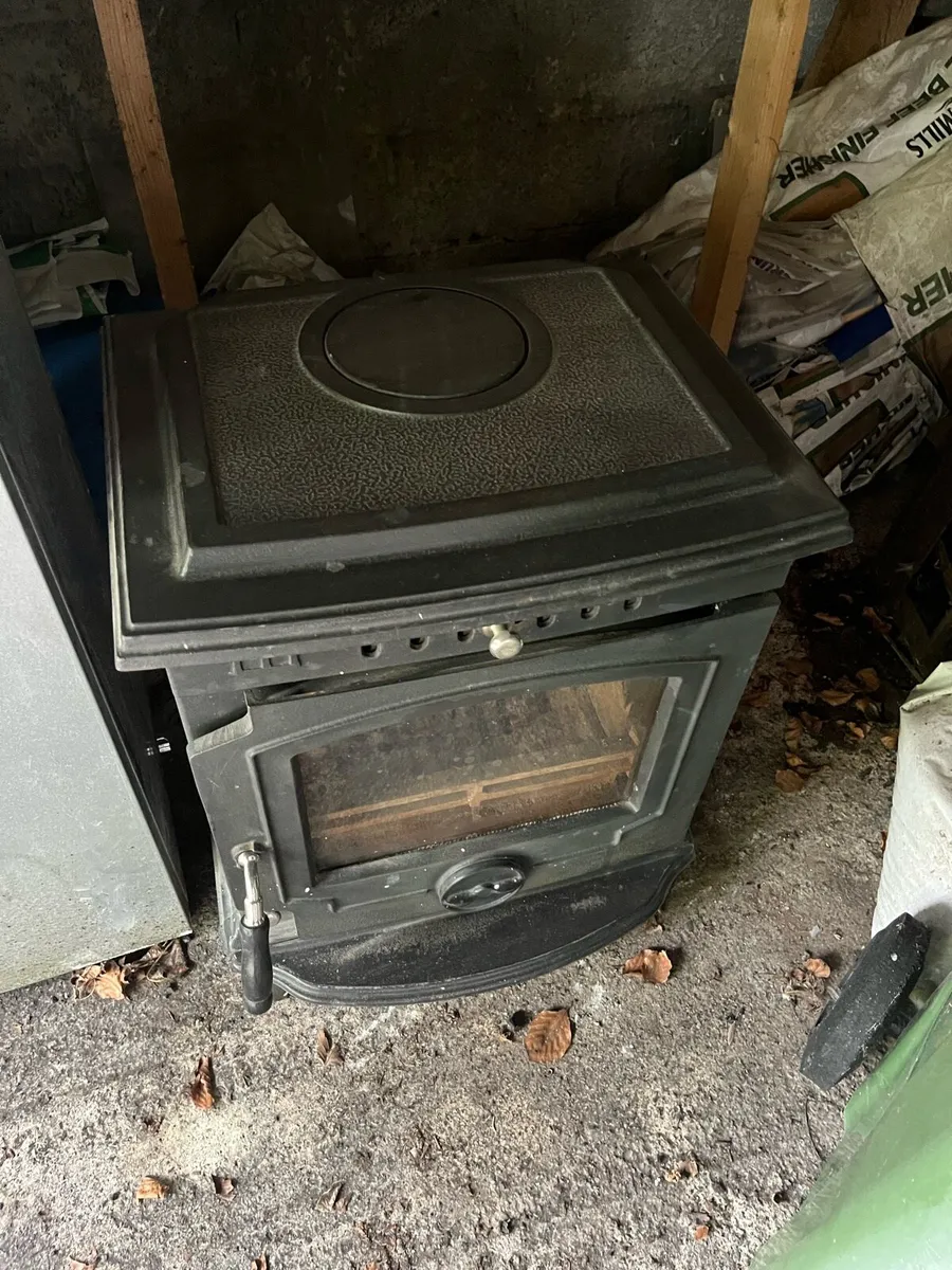Solid fuel stove - Image 2