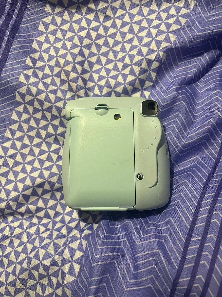 Fuji film polaroid camera (mint/teal) - Image 2