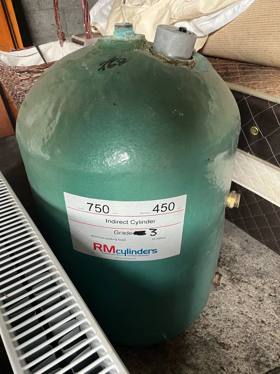 Insulated water cylinder - Image 1