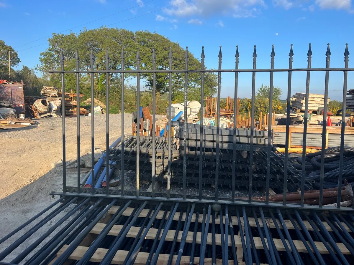 Railings - Image 3