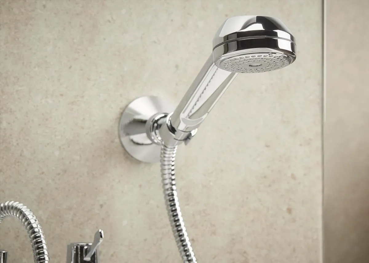 Lever Bath Shower Mixer with Ceramic Disc Valves - Image 2