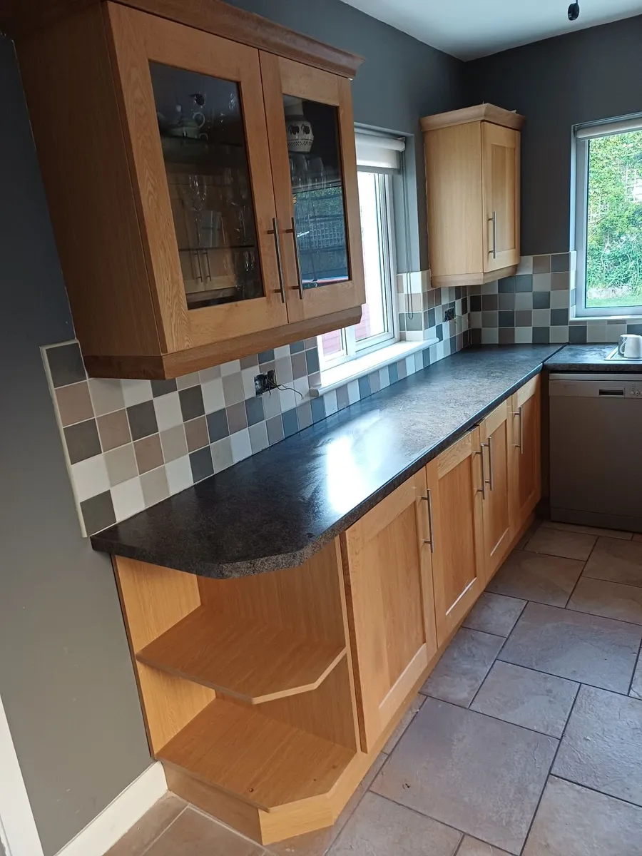 Kitchen with appliances - Image 1