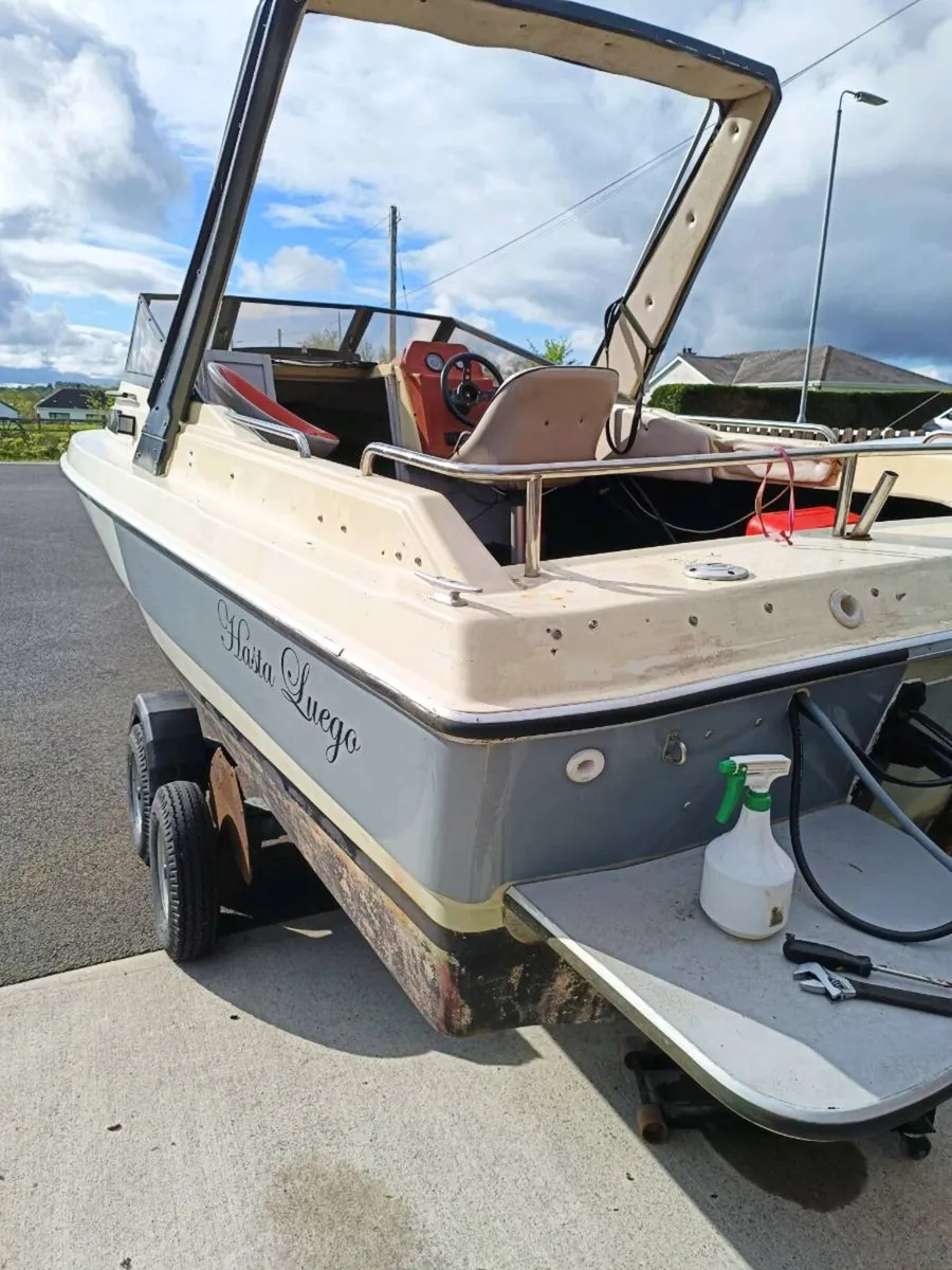 Speed boat and trailer for sale - Image 2
