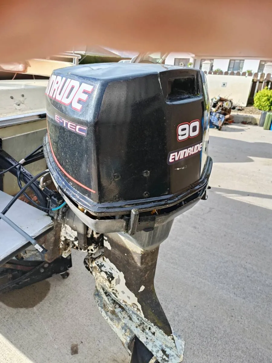 Speed boat and trailer for sale - Image 3