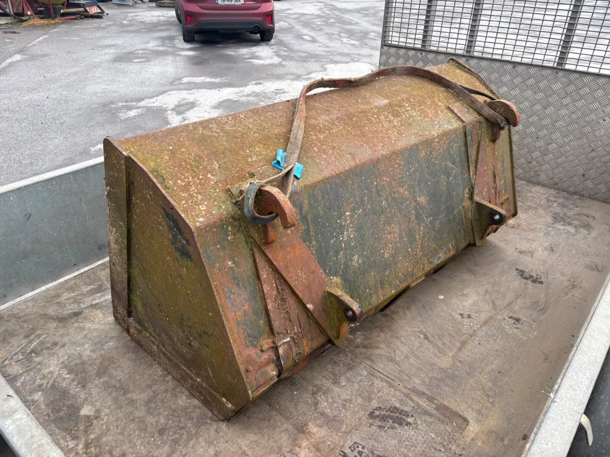 5ft loader bucket - Image 1