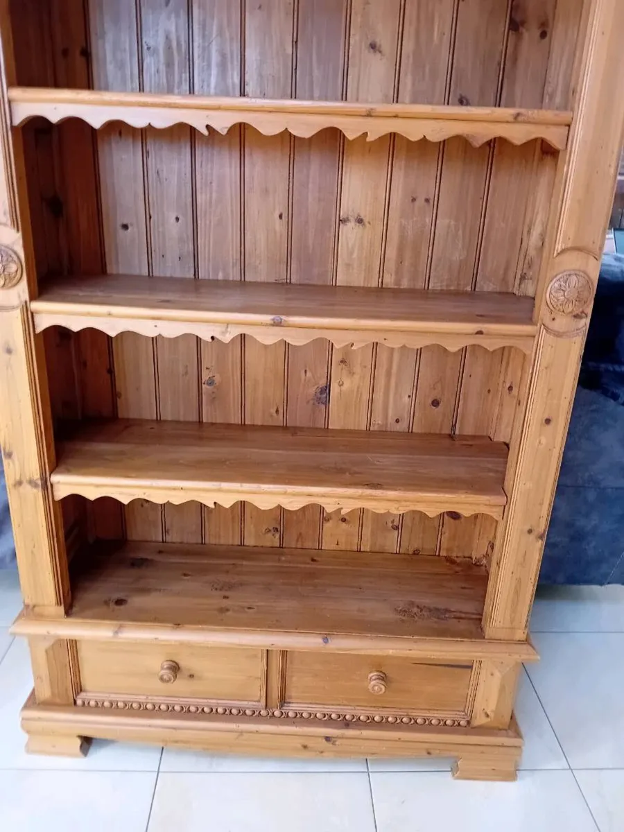 TALL SOLID WOOD FREE STANDING BOOK CASE - Image 3