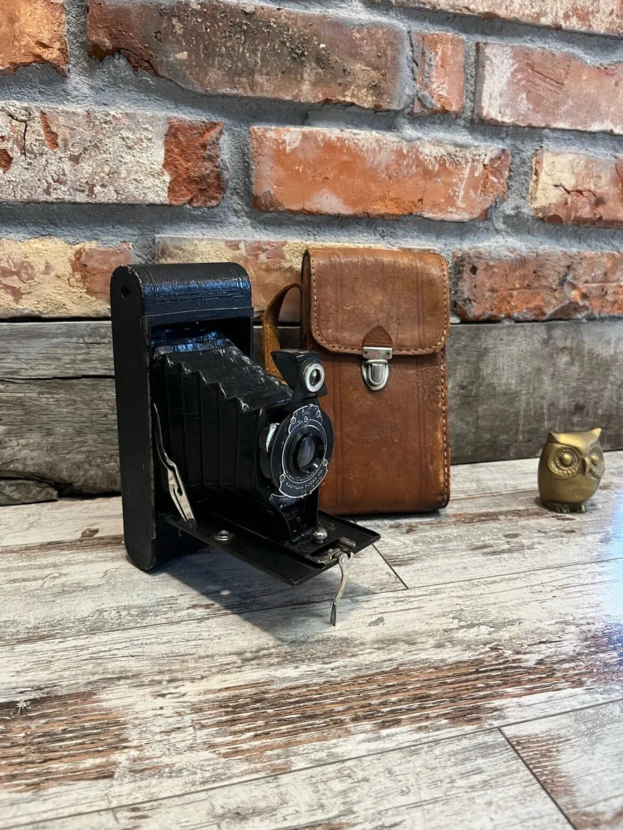 Vintage camera - Image 1