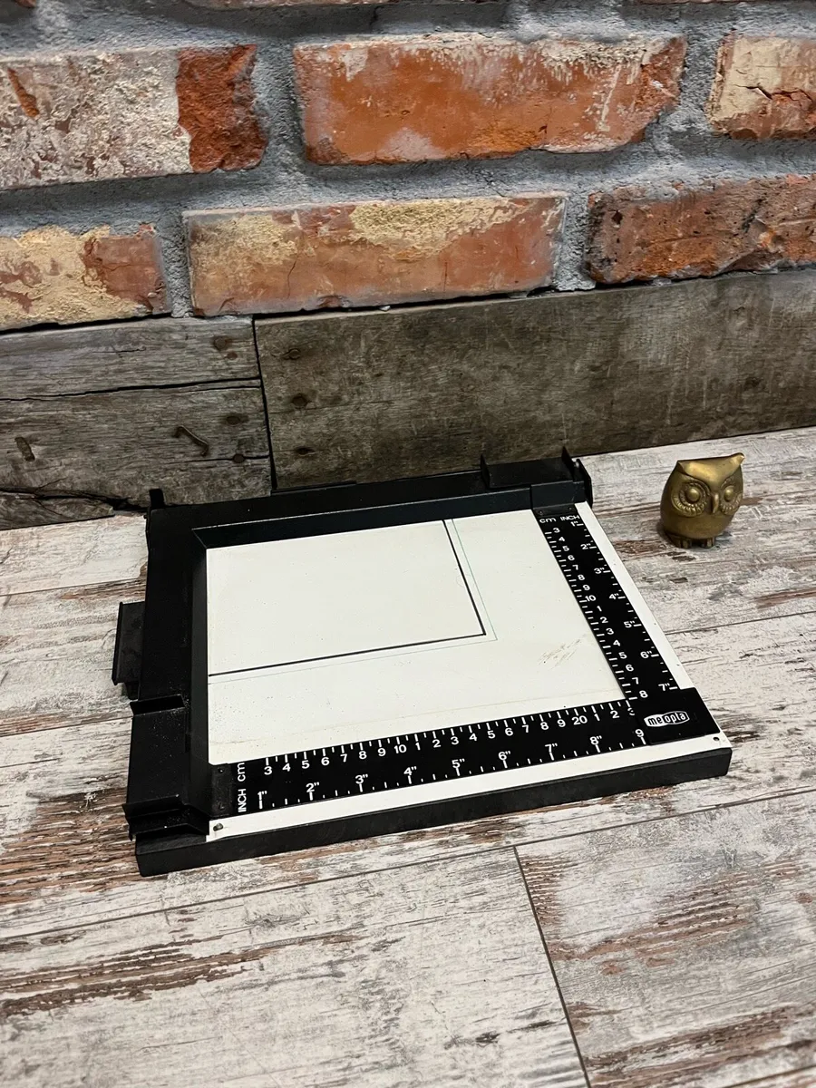 Vintage camera easel - Image 1